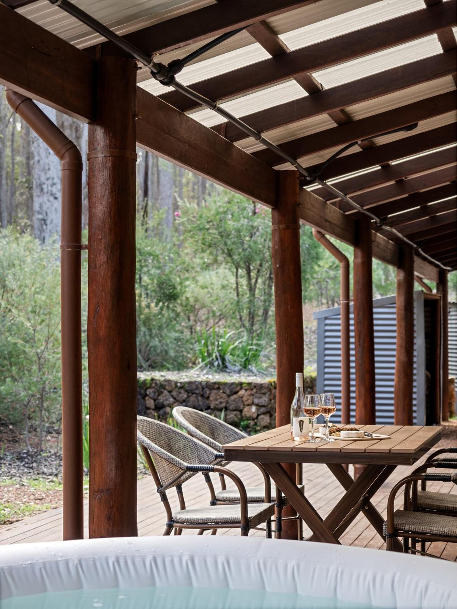 Jarrah Grove Forest Retreat - Adults Only Luxury Chalet Rosa Glen Buitenkant foto